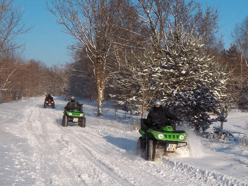 Quad fahren und Bogenschießen outdoor indoor Weihnachtsfeier Firmen