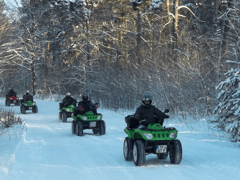 Firmen Weihnachtsfeier Outdoor Quad fahren Lagerfeuer