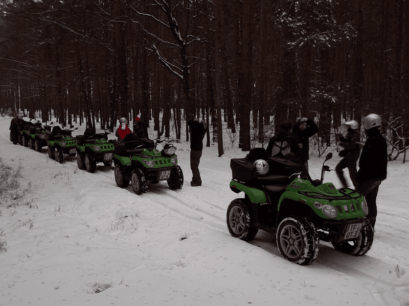 Betriebs Weihnachtsfeier Weihnachtsbaum selber schlagen und Quad fahren