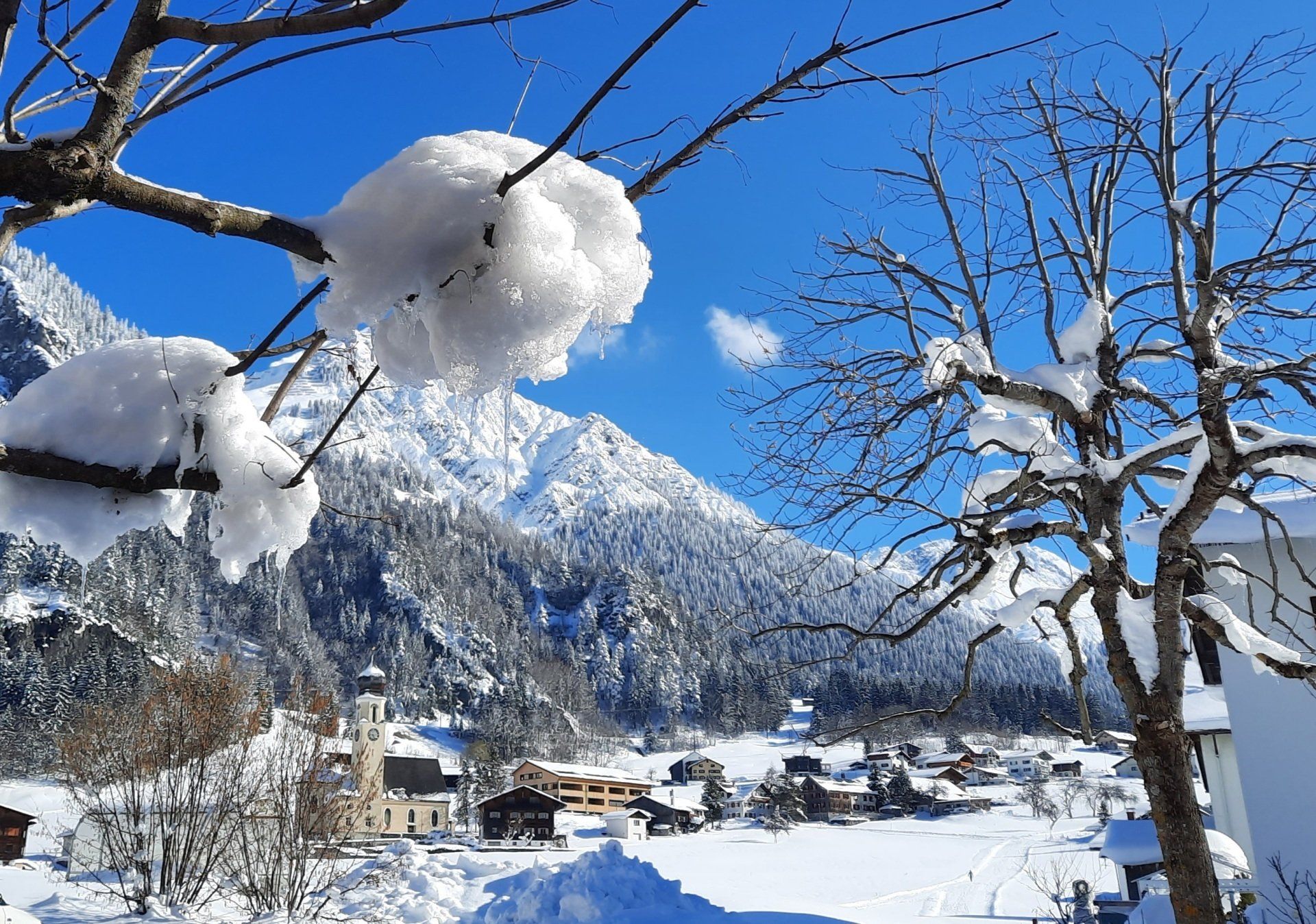 Winter in Wald am Arlberg mit Blick auf das Verwall Apartment Arlberg