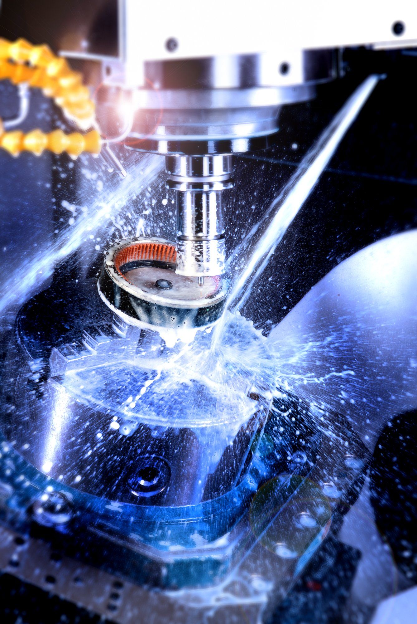 Industrie, Werbung, Luftbild, Menschen, Reportage, Dokumentation, Film, Videoaufnahmen, Produkte, Metal, Plastik, 5-Achsen, Drehmaschine, Hermle, DMG, Zerspanen