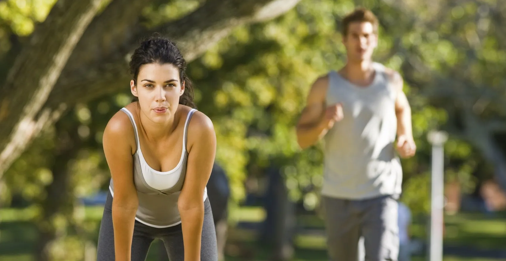 Eine Frau nach einer sportlichen Anstrengung