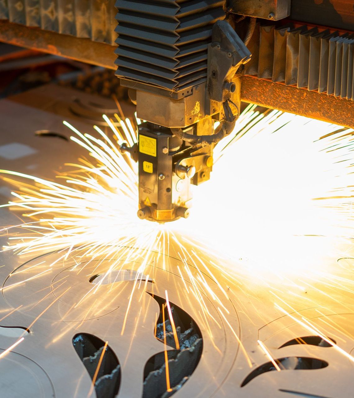 Sonderanfertigungen - Montagen Sonderanfertigungen - Montagen und Produktion von Leuchtreklamen und Hotel Interior Design