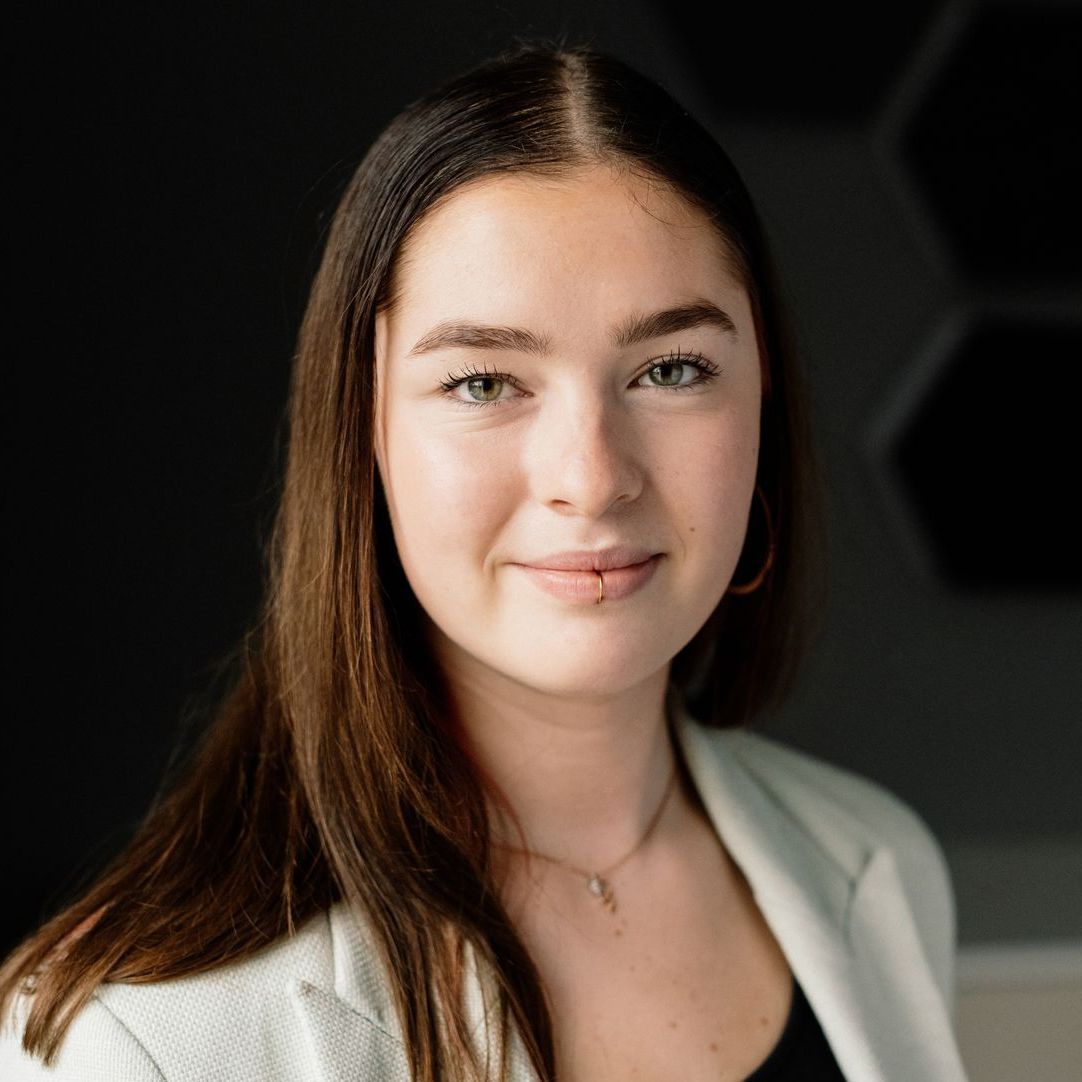 Hochzeitsmesse Ewig Dein Ravensburg Save the date Logo Heirat heiraten hochzeit weingarten oberschwabenhalle oberschwaben messe messen veranstaltung veranstaltungen ausstellung ausstellungen friedrichshafen lindau kressbronn ewig dein trau dich ja ich will überlingen bodensee meersburg hagnau stockach ostrach pfullendorf tettnang meckenbeuren sigmaringen aulendorf fronreute altshausen mochenwangen braut bräutigam brautpaar biberach laupheim bad schussenried bad buchau bad waldsee bad wurzach ulm neu-ulm kempten memmingen isny leutkirch wangen allgäu kisslegg amtzell bodnegg oberstaufen location fotograd fotografin hochzeitsfotografie brautfoto paarfoto liebe portraitfotografie hochzeitsdienstleister hochzeitsdienstleistung dj band musiker musikerin catering location hochzeitslocation photobox fotobox restaurant hotel deko dekoration hochzeitsdeko hochzeitsdekoration dekorieren bridetobe hochzeitsauto hochzeitsbus oldtimer trauredner traurednerin ewigdein trauzeuge trauzeugin traurede brautstrauß floristik hochzeitsblumen hochzeitsfrisur brautfrisur schleier