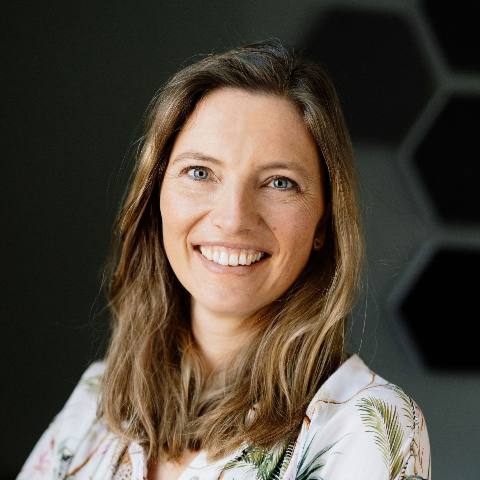 Berät Sie umfassend zur Hochzeitsmesse Ewig Dein: Projektleiterin Lena Kessler Hochzeitsmesse Ewig Dein Ravensburg 2022 Save the date Logo Heirat heiraten hochzeit weingarten oberschwabenhalle oberschwaben messe messen veranstaltung veranstaltungen ausstellung ausstellungen friedrichshafen lindau kressbronn ewig dein trau dich ja ich will überlingen bodensee meersburg hagnau stockach ostrach pfullendorf tettnang meckenbeuren sigmaringen aulendorf fronreute altshausen mochenwangen braut bräutigam brautpaar biberach laupheim bad schussenried bad buchau bad waldsee bad wurzach ulm neu-ulm kempten memmingen isny leutkirch wangen allgäu kisslegg amtzell bodnegg oberstaufen location fotograd fotografin hochzeitsfotografie brautfoto paarfoto liebe portraitfotografie hochzeitsdienstleister hochzeitsdienstleistung dj band musiker musikerin catering location hochzeitslocation photobox fotobox restaurant hotel deko dekoration hochzeitsdeko hochzeitsdekoration dekorieren bridetobe hochzeitsauto hochzeitsbus oldtimer trauredner traurednerin ewigdein trauzeuge trauzeugin traurede brautstrauß floristik hochzeitsblumen hochzeitsfrisur brautfrisur schleier