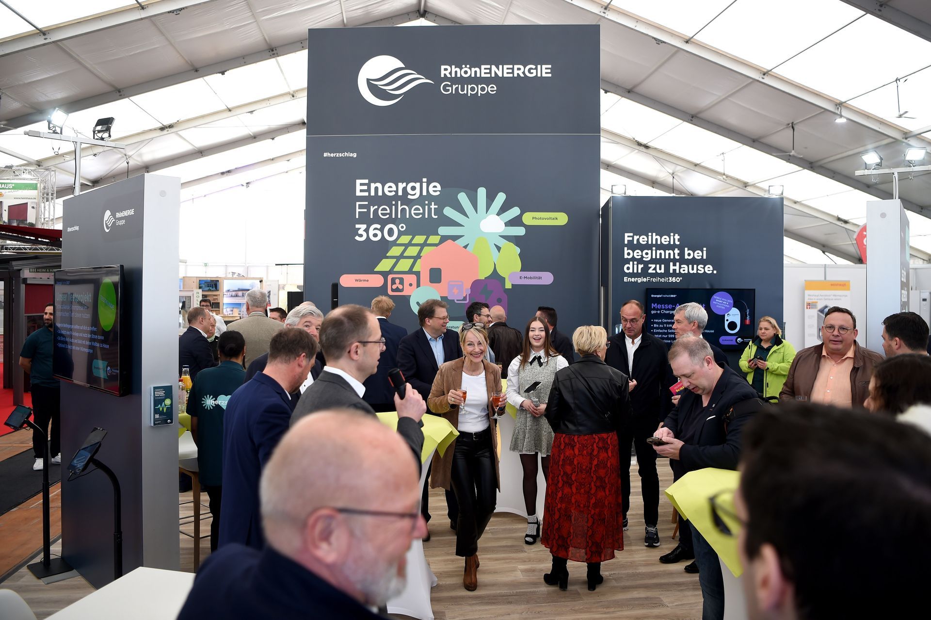 hausplus ravensburg oberschwabenhalle baumesse süddeutschland baden württemberg oberschwaben haus plus bauen weingarten bodensee allgäu alb friedrichshafen lindau bregenz dornbirn vorarlberg oberstaufen lindenberg wangen leutkirch kisslegg memmingen sigmaringen kempten ulm neu-ulm biberach laupheim ravensburger aulendorf altshausen schmalegg fronreute baindt baienfurt ostrach stockach sanieren renovieren umbauen sanierung renovierung umbau altbau neubau bauunternehmen fenster türen boden parkett fertighaus fliesen sanitär heizung pelletheizung solar wintergarten lehmbau inneneinrichtung zimmerei zimmermann schreiner küche küchenbau messe messen veranstaltung veranstaltungen ausstellung ausstellungen