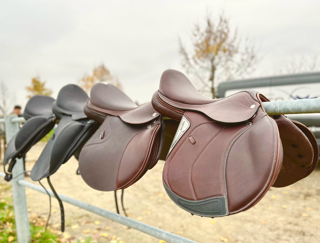 Neue Sättel von verschienden Marken im Kauf im Raum Mönchengladbach Dressur-, Spring- und Vielseitigkeitsättel