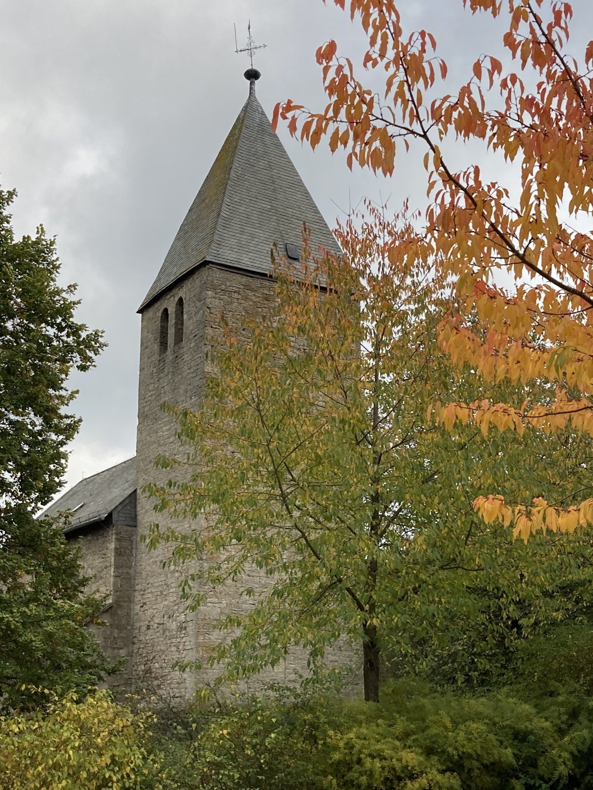 St.-Barbara, die Dorfkirche in Heringhausen