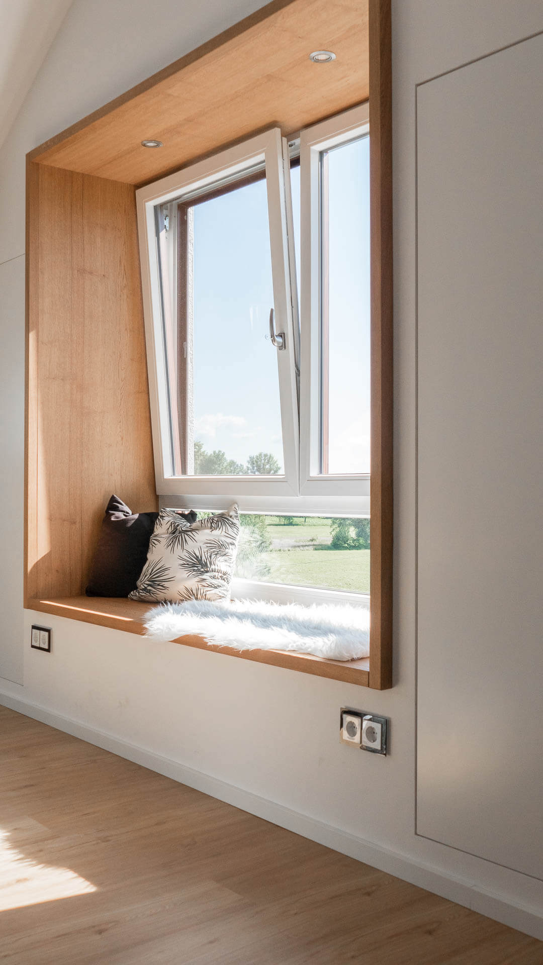 Sitzfenster aus Eiche massiv