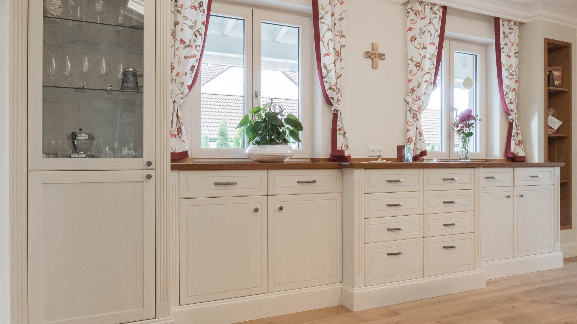 Buffetschrank in weiß