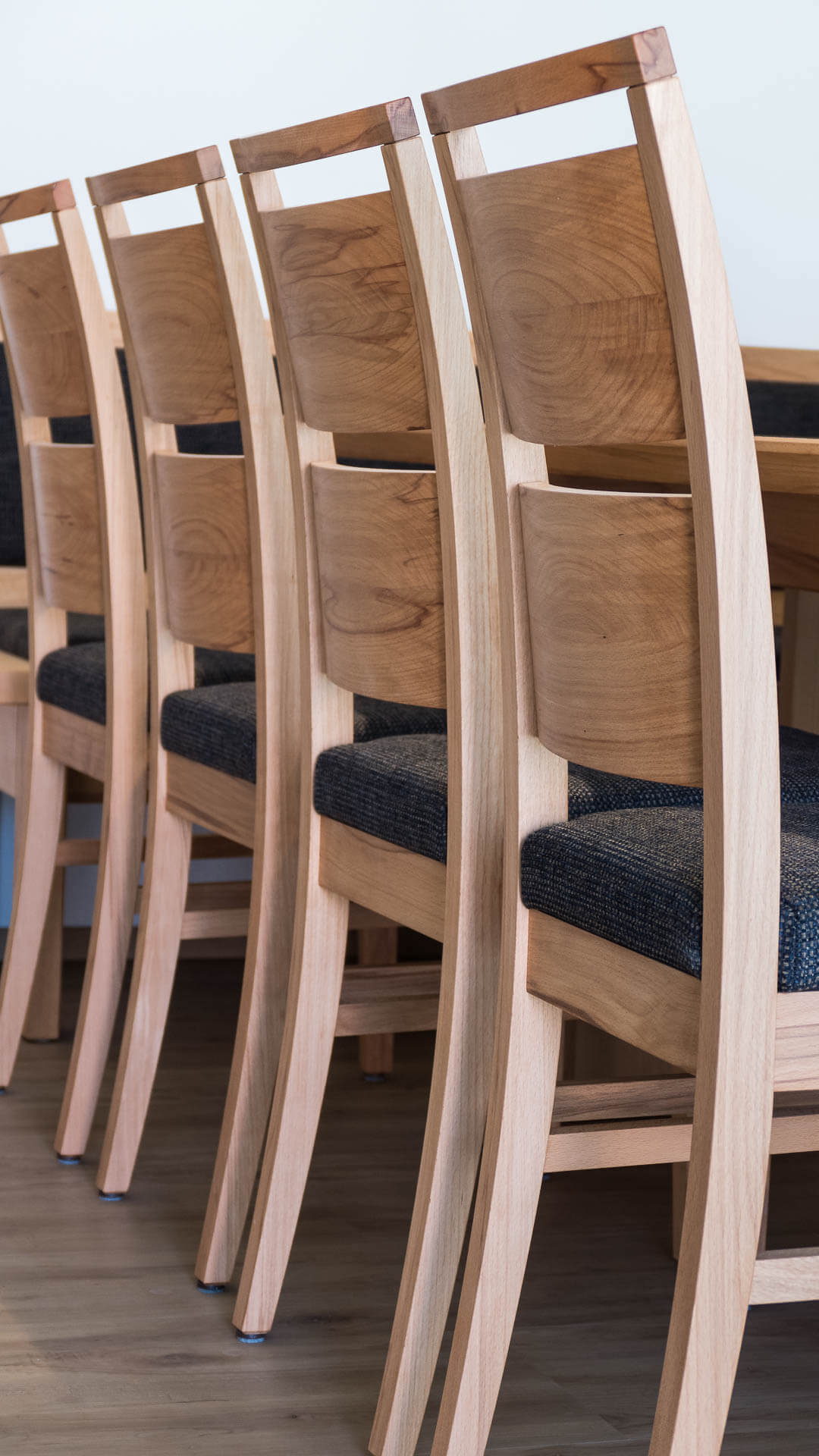 Stühle aus Kernbuche