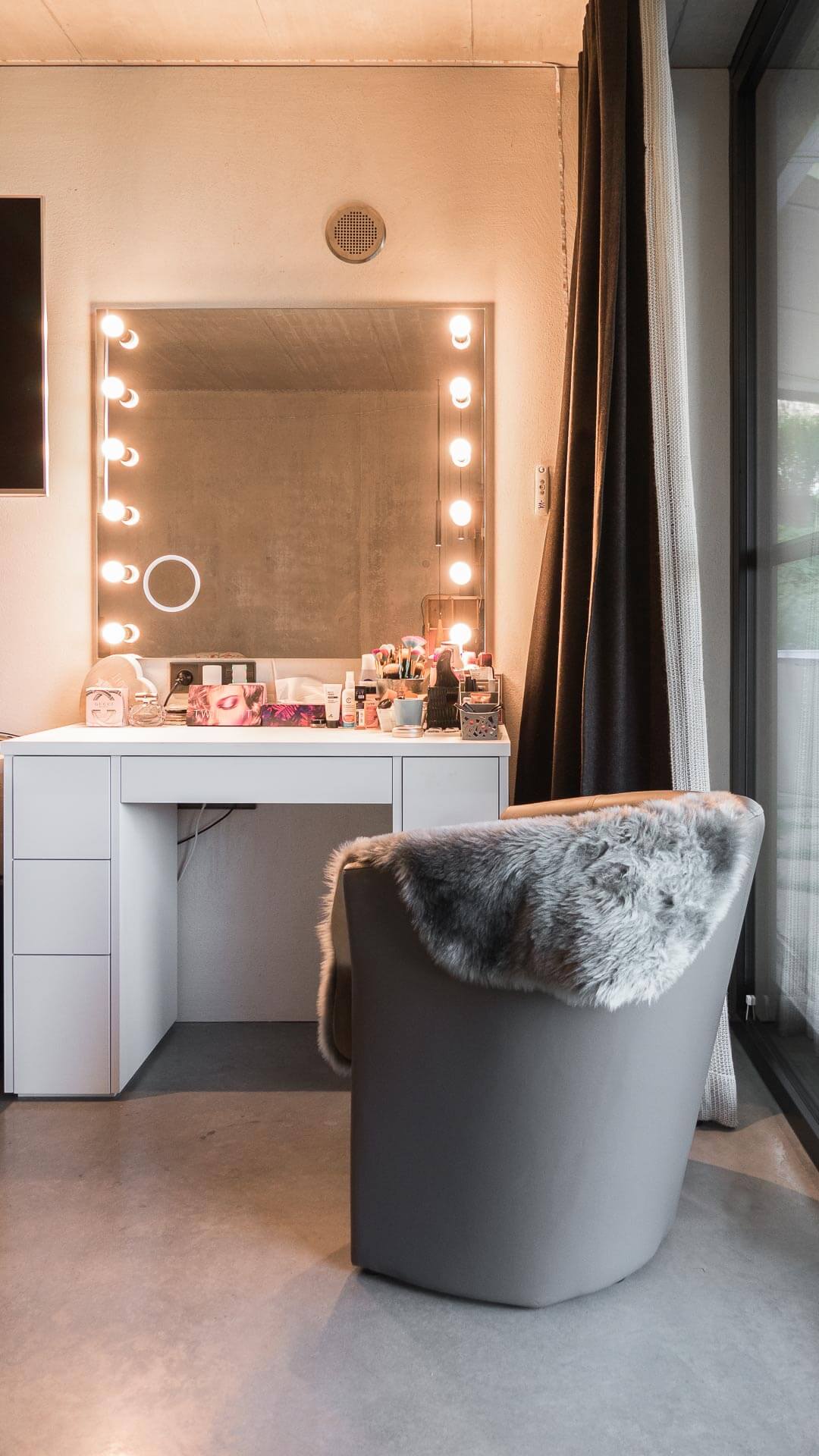 Schminktisch in weiß