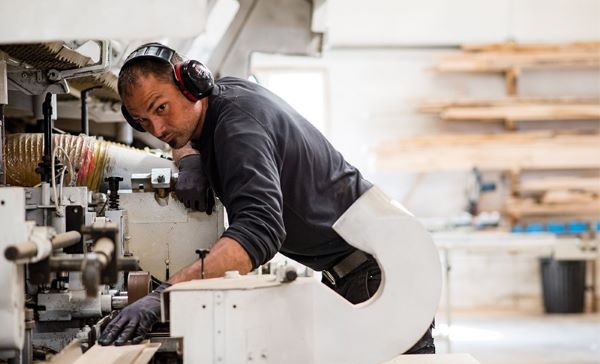 Métier Sciage Bois Châtaignier