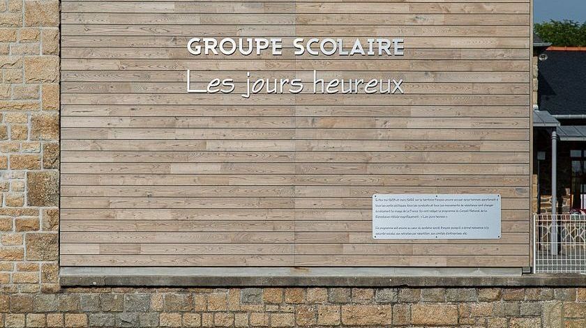 Habillage de mur Signature Nuage breton Groupe scolaire