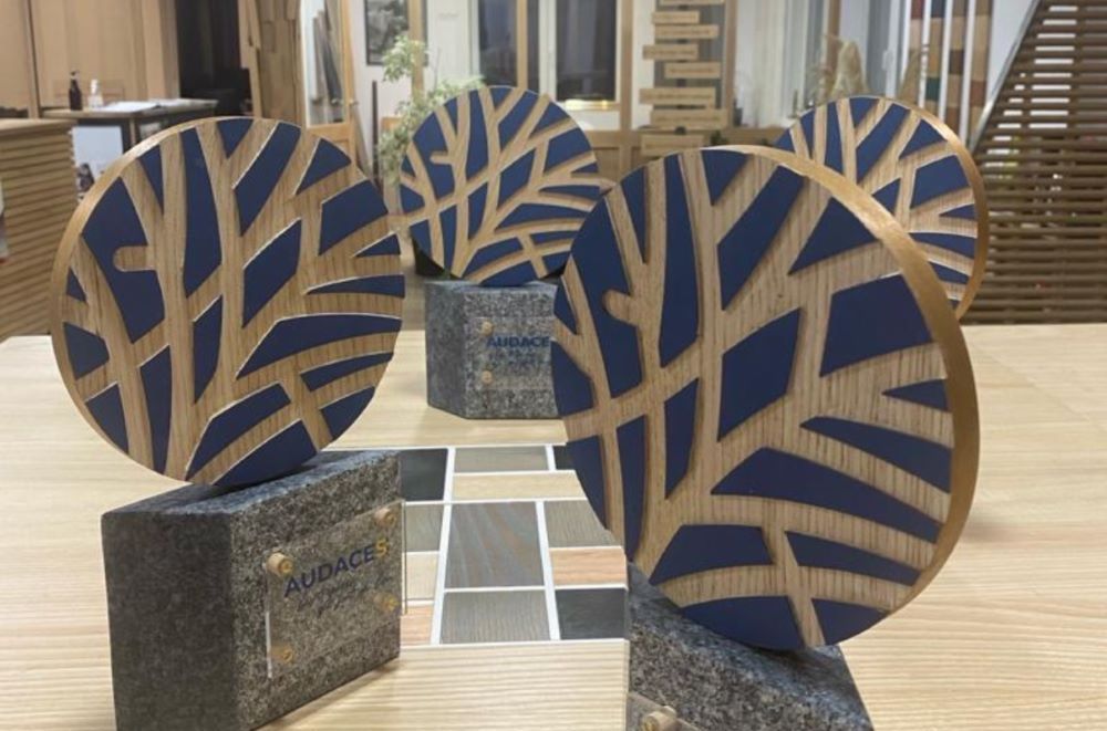 menuiserie gravure sur-mesure trophées audace Bretagne