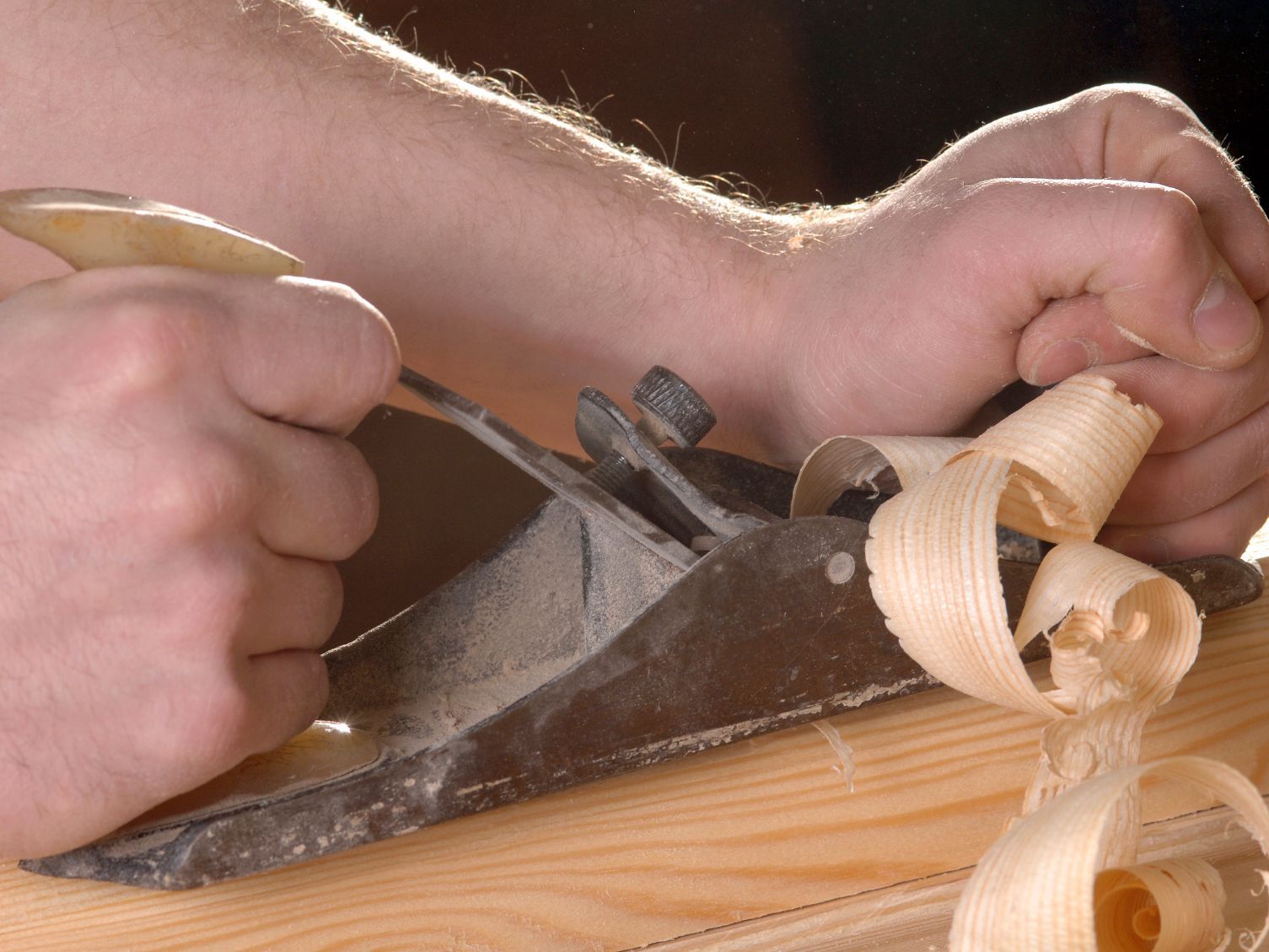 3 Gesellen
1 Auszubildender
1 Bürokraft