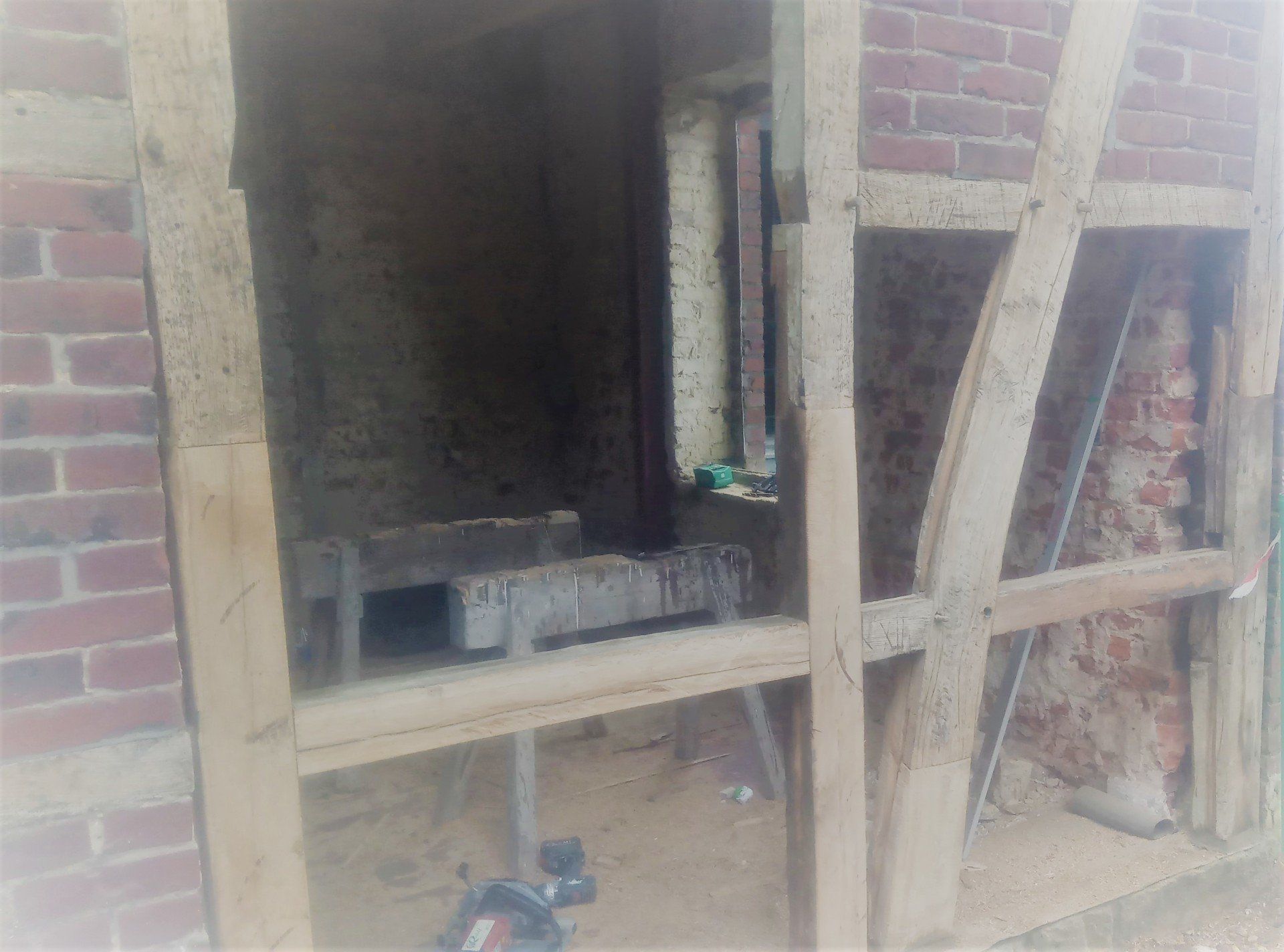 Restauratoren pflegen das Kulturerbe historischer Gebäude, damit es für zukünftige Generationen erhalten bleibt