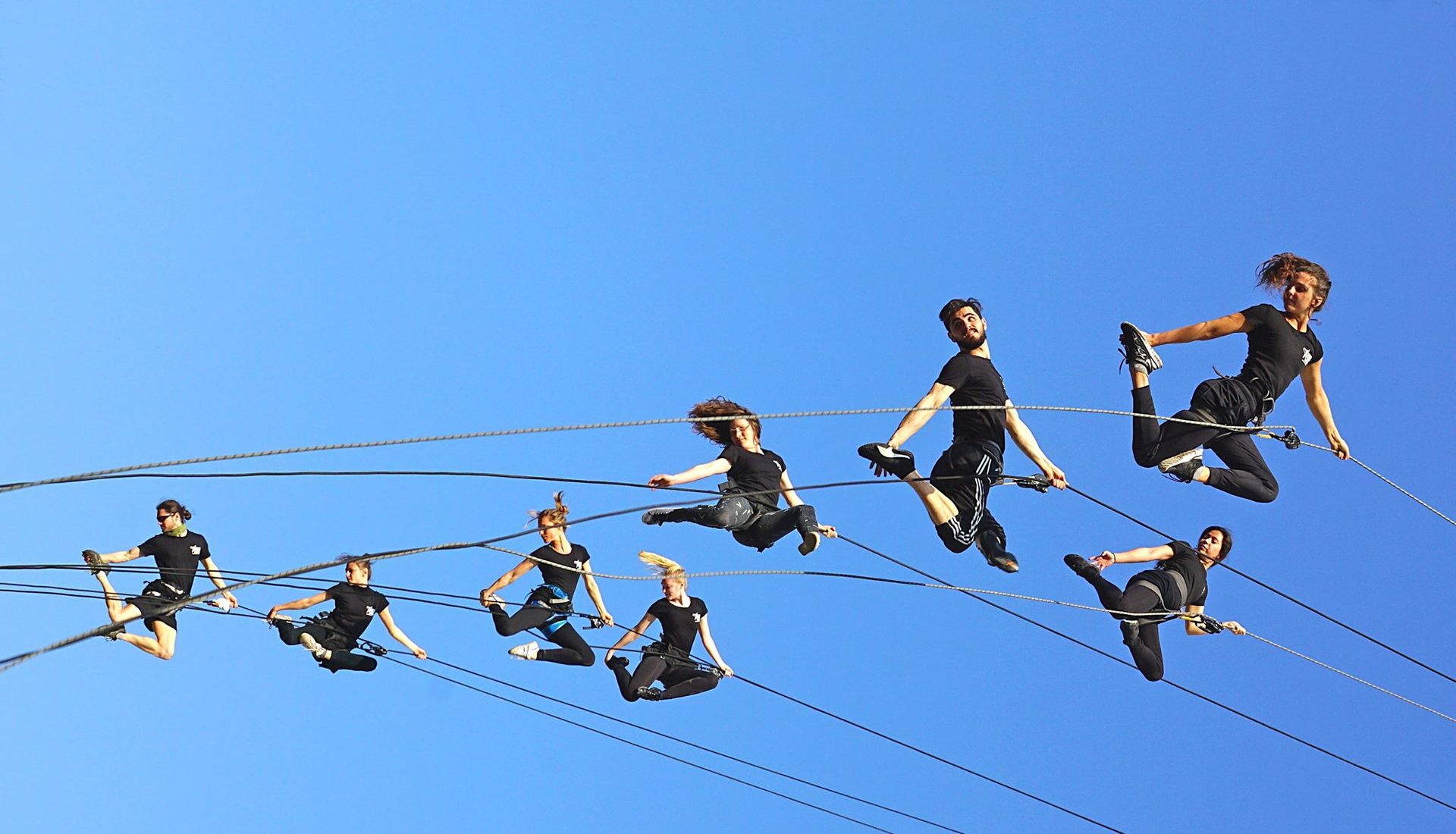 VoLA Stage Art Vertical Dance