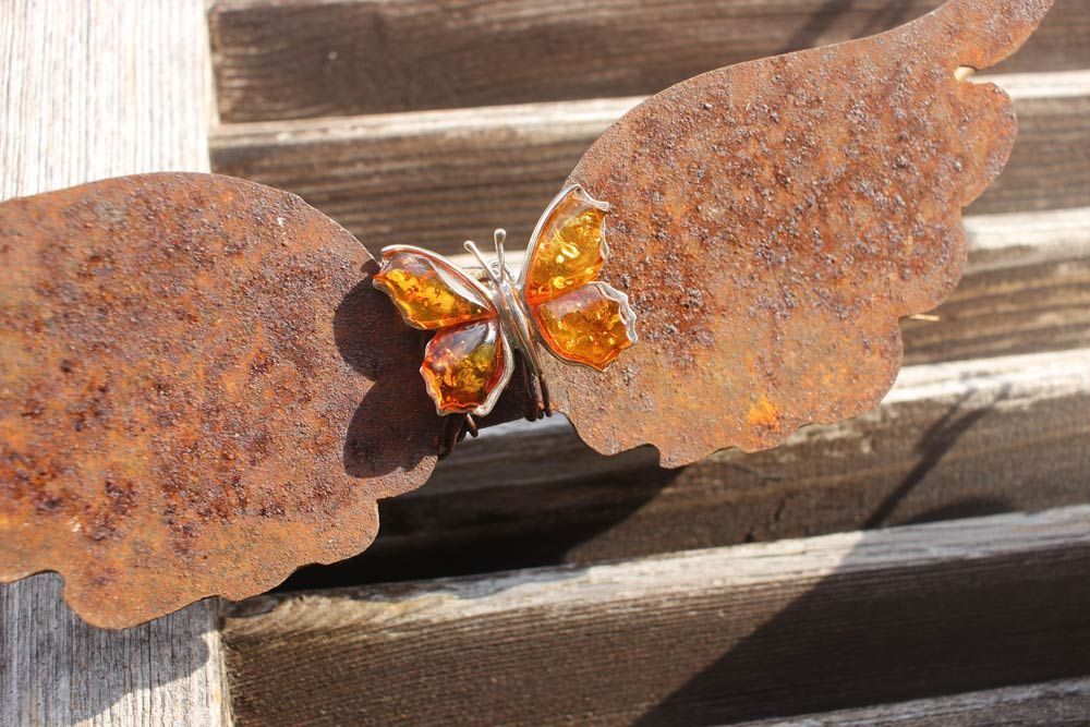 Schmetterling, Brosche aus Silber und Bernstein