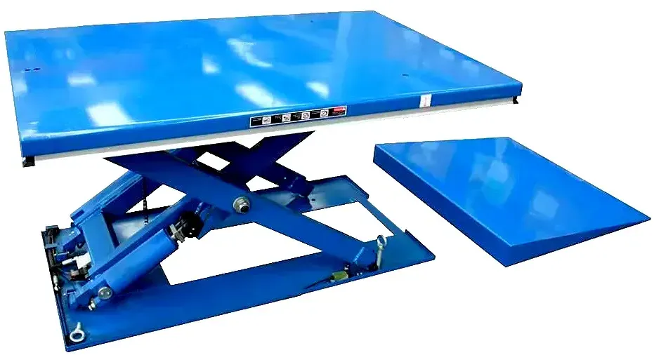 Flachhubtisch mit Auffahrrampe ausgefahren