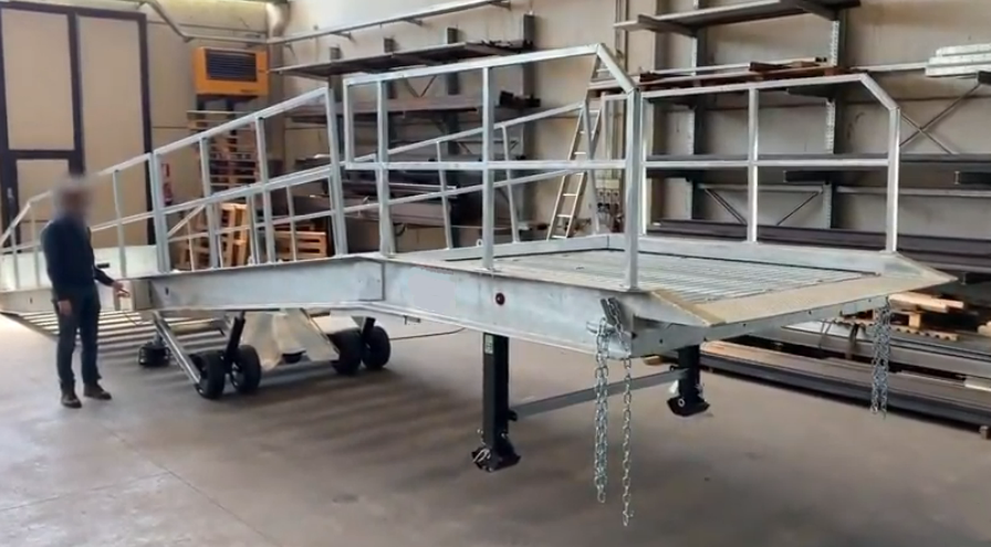 mobile Laderampe feuerverzinkt