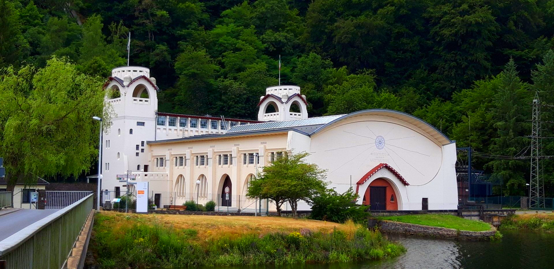 Jugenstil-Wasserkraftwerk