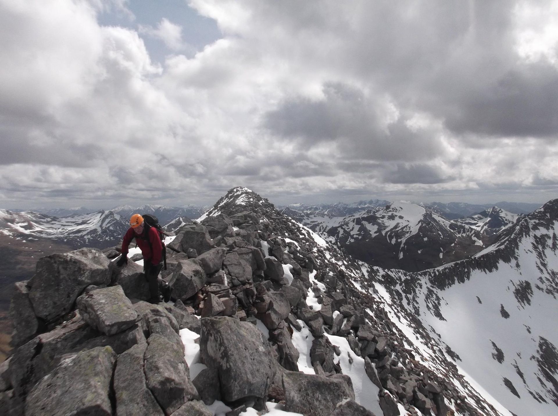 Guided Hill walking - Scotland - CMD arete