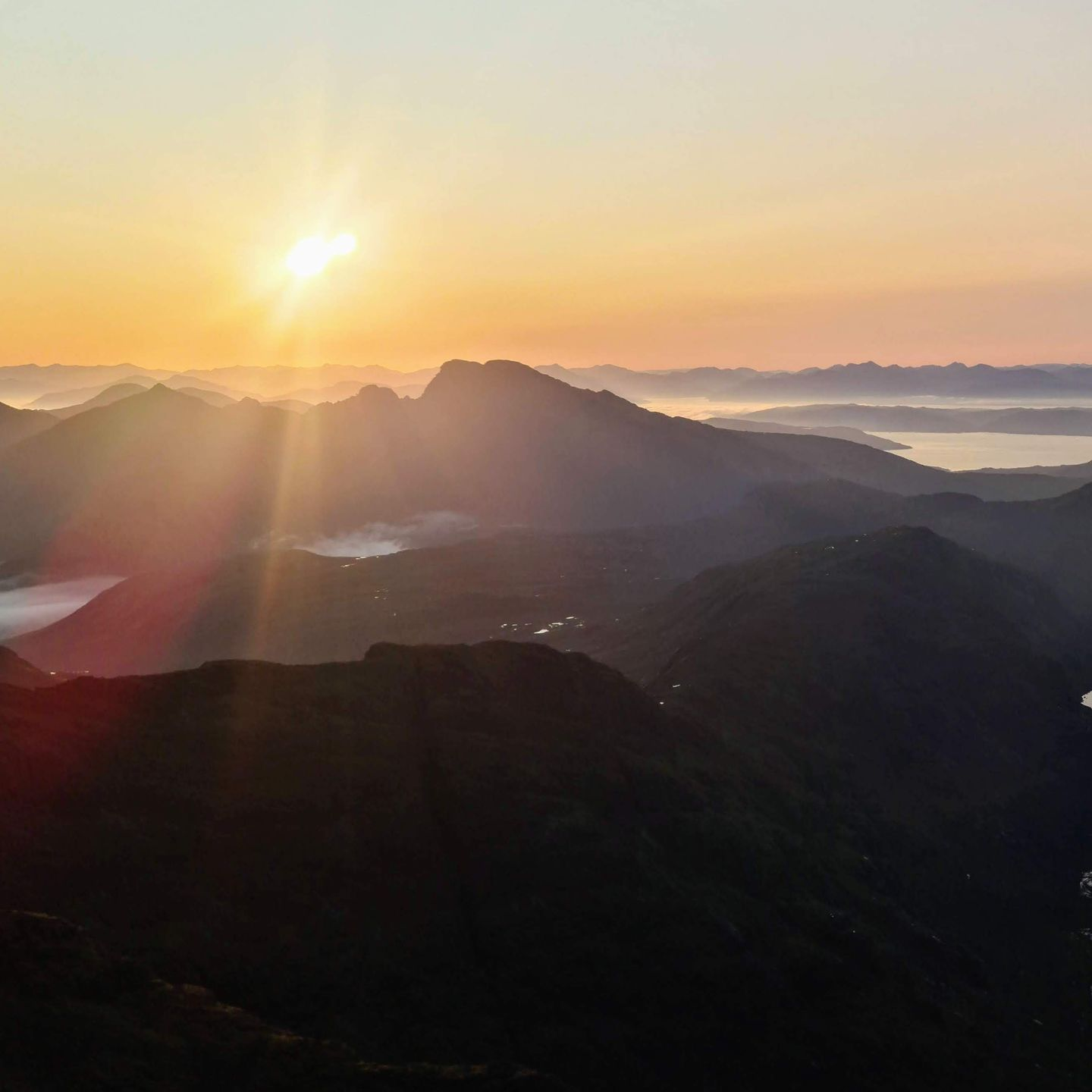 Traverse the Skye Cuillin Ridge and enjoy sunrise and sunset from your bivi on the Cuillin Ridge. Book a Skye Cuillin Traverse Guide.