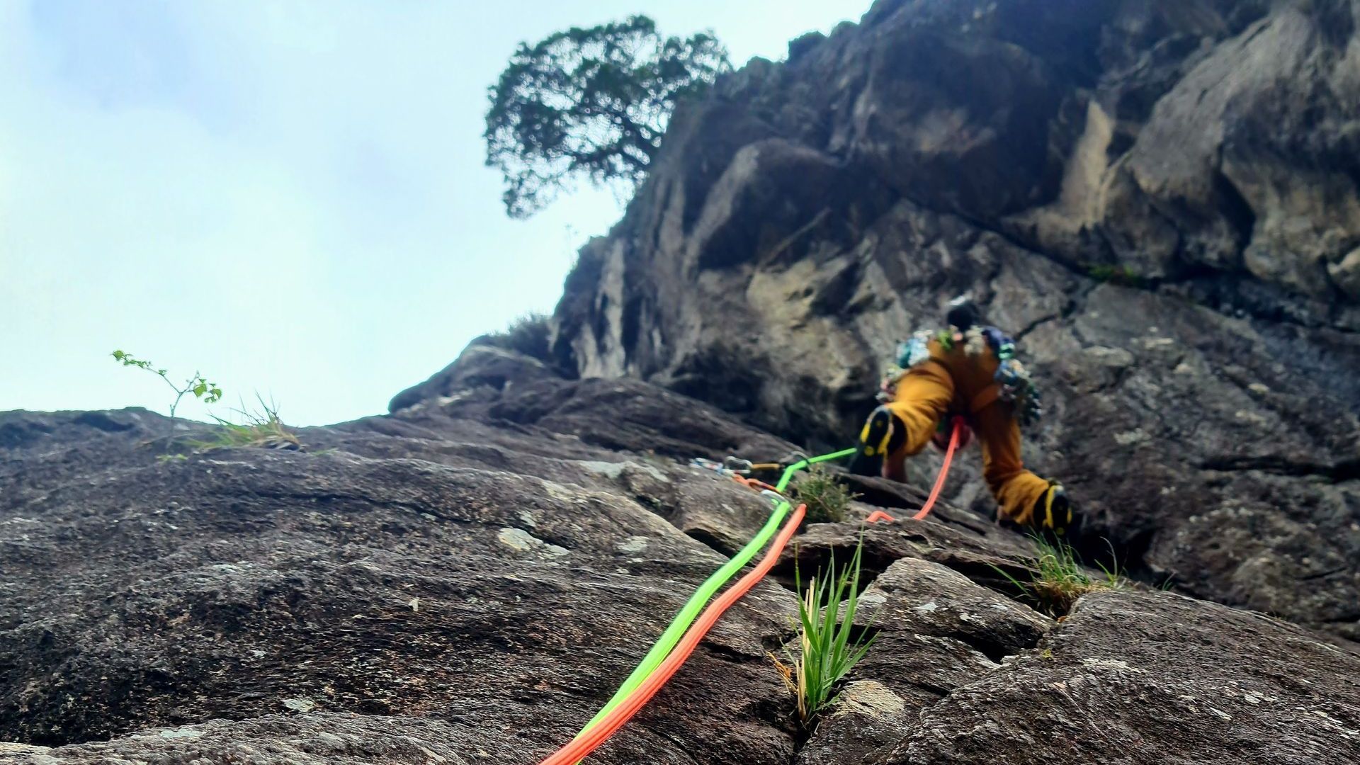 Multi-pitch climbing course scotland