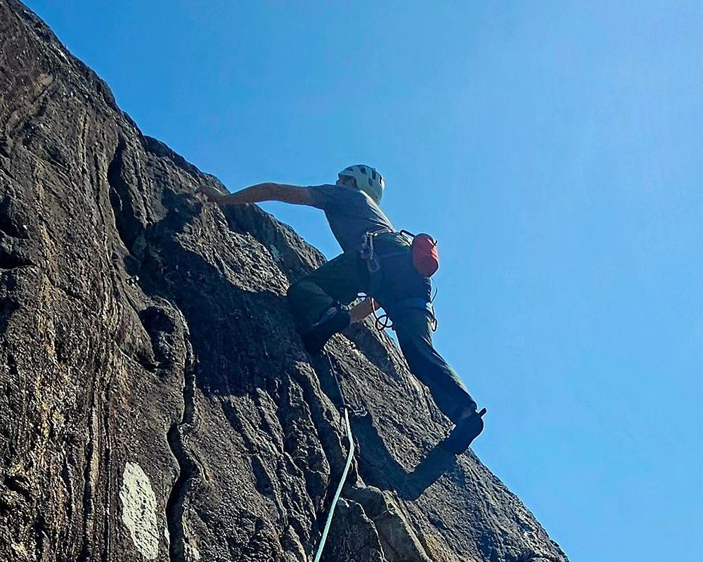 Sports Climbing courses in Scotland. Learn to Lead, learn to top rope and introduction courses.