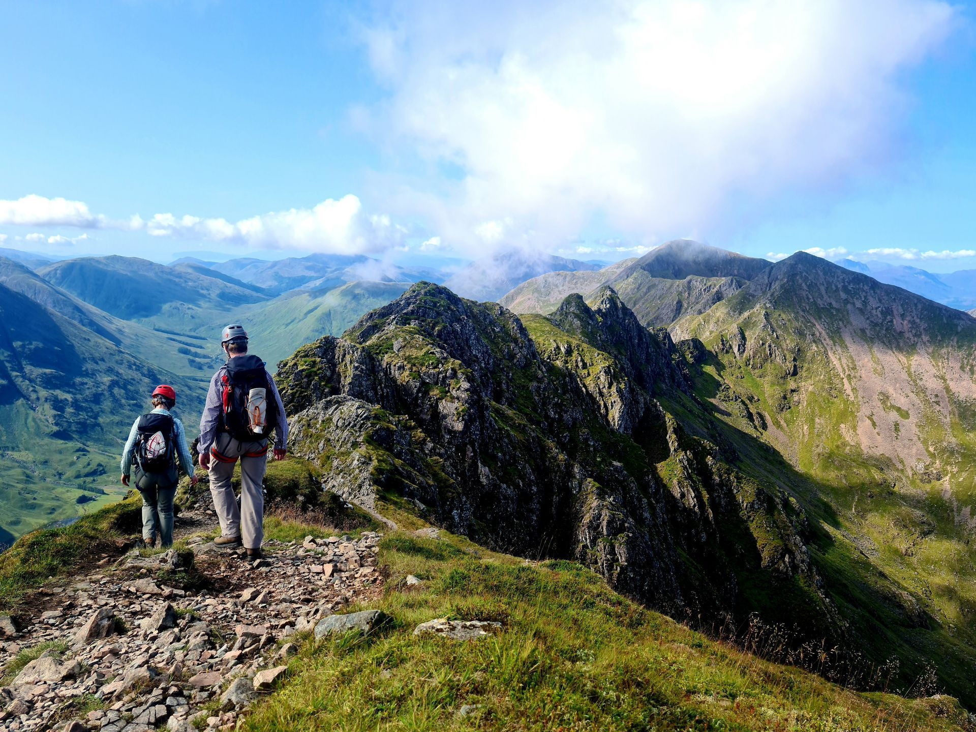 Aonach Eagach Guides - Elite Guides private guiding and open groups for the Aonach Eagach