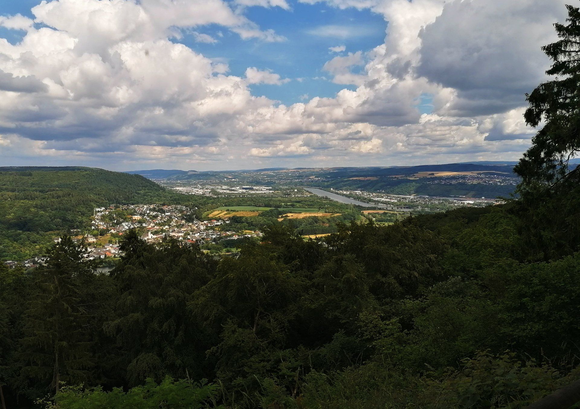 Aussicht über das Moseltal von der Löschemer-Kapelle