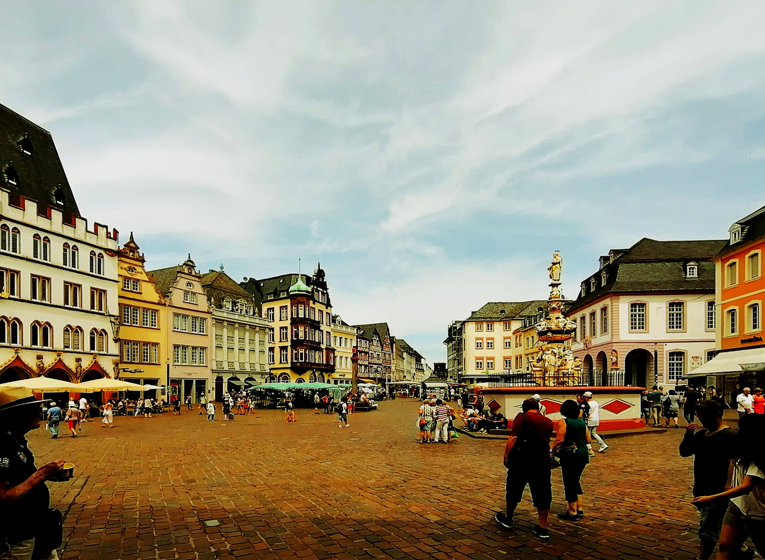 Trierer Altstadt und Sehenswertes Blick auf denTrierer Hauptmarkt im Herzen der Stadt Trier