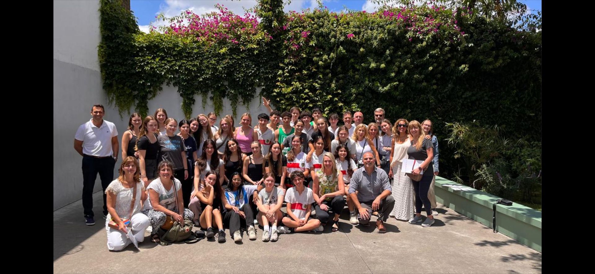 Deutsche und argentinische Teilnehmer am Schüleraustausch und die Begleitlehrkräfte