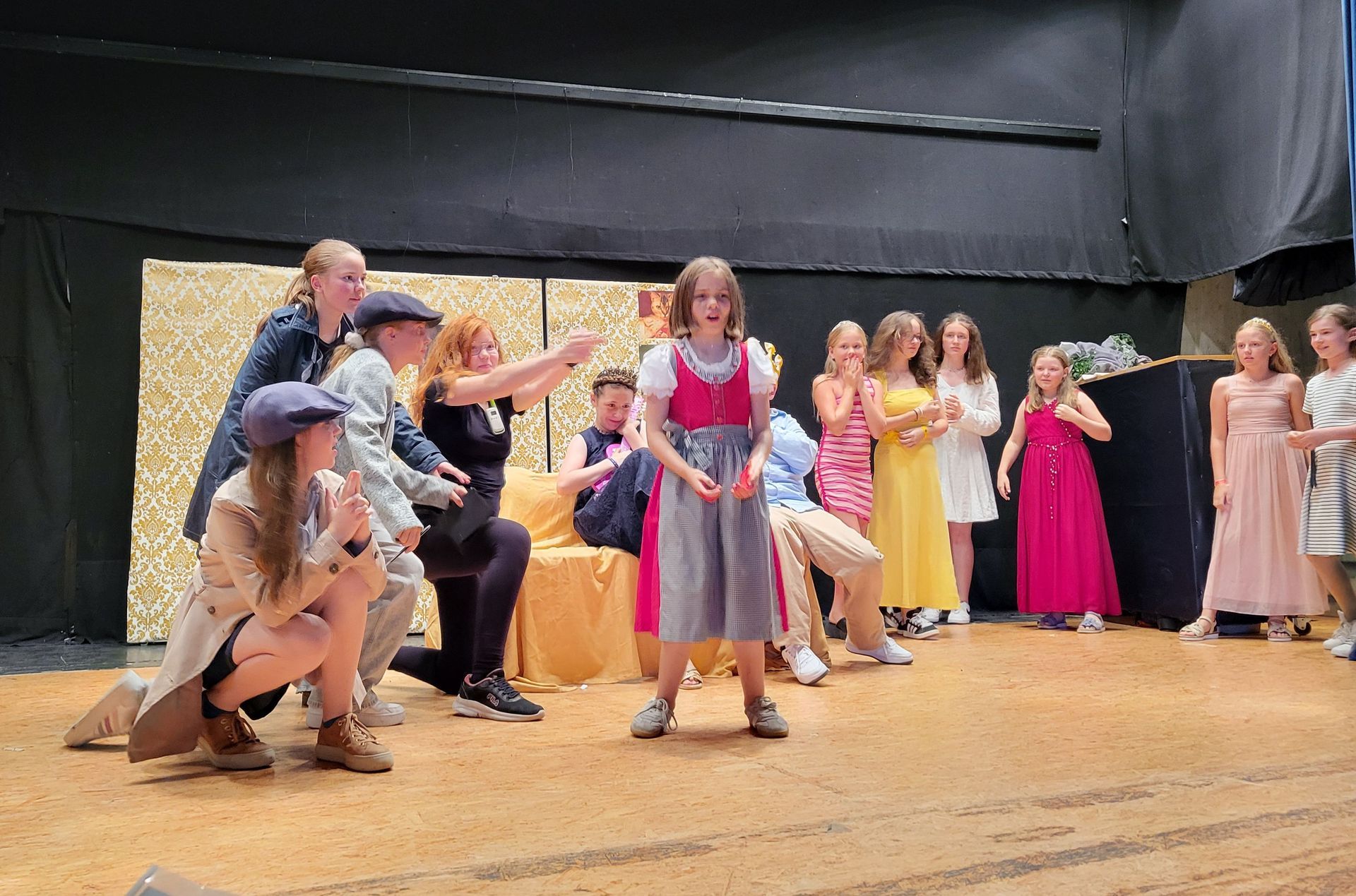 Theater-Szene aus Mord im Märchenland