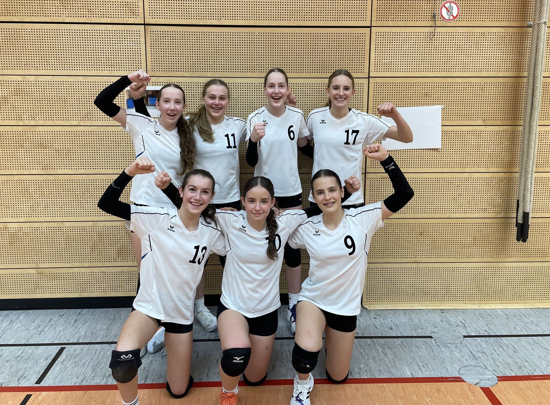 Volleyball-Schülerinnen der Altersstufe U-16 Gruppenbild
