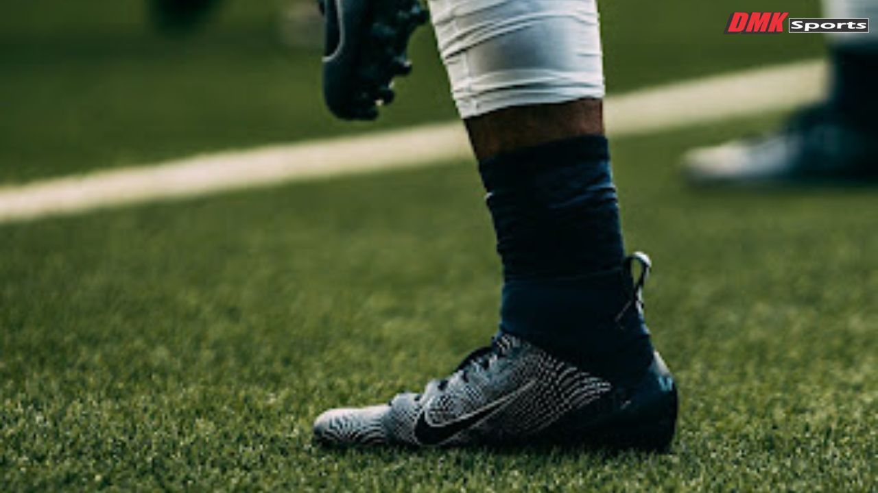 Best Youth Goalkeeper Gloves: Comfort, Protection, and Performance