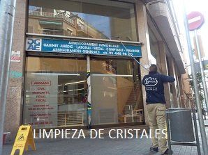 Servicio de limpieza en Barcelona, Limpieza de cristales en Barcelona Servicio de limpieza en Barcelona, Limpieza de cristales en Barcelona