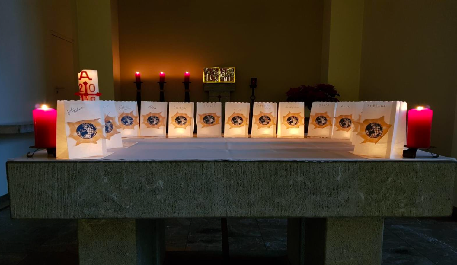 Wir laden herzlich zur Gedenkfeier für verstorbene Kinder ein, Sonntag, den 14.12.2025, um 18:00 Uhr