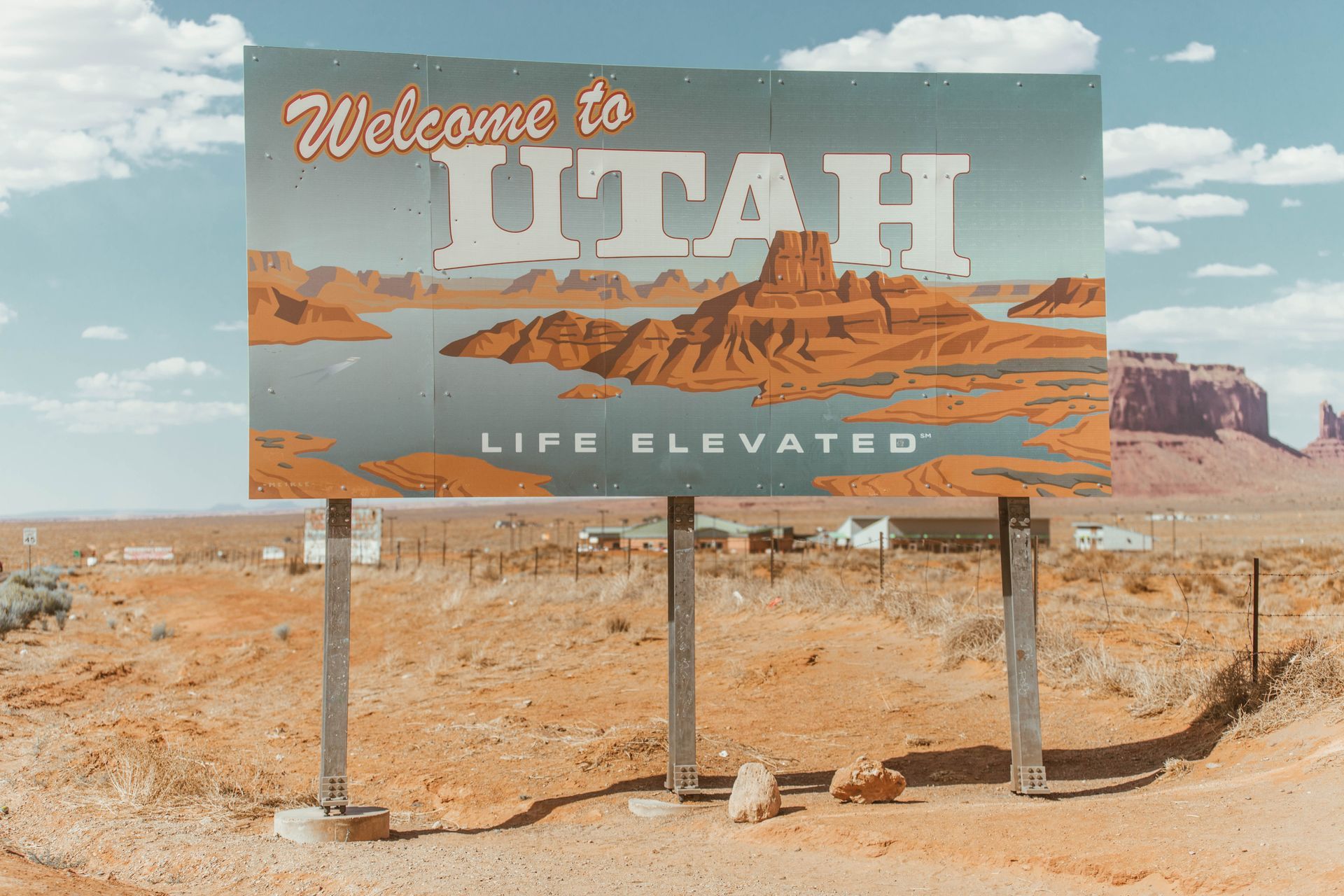 welcome to Utah road sign