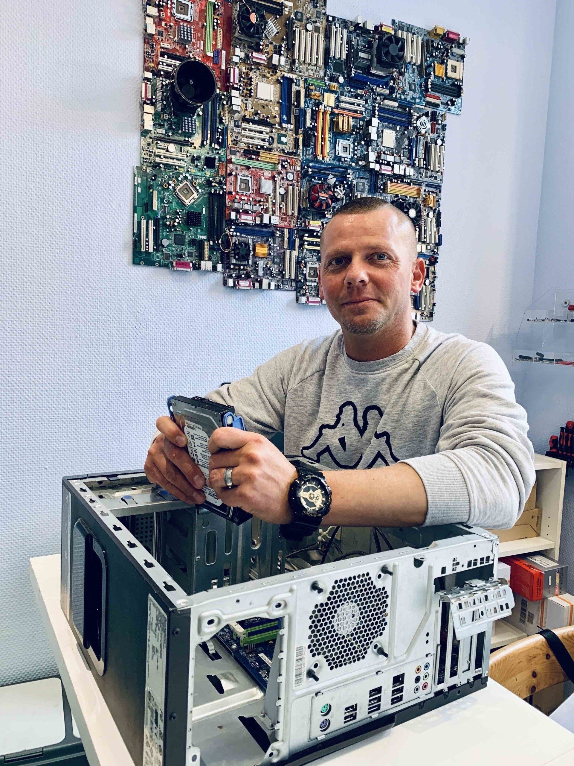 PC Reparatur - Erik Adam laptop reparatur potsdam, pc reparatur potsdam, computer reparatur potsdam, pc spezialist potsdam, computer potsdam, pc discount, computerladen potsdam, pc service potsdam, notebook reparatur potsdam, pc discount star potsdam