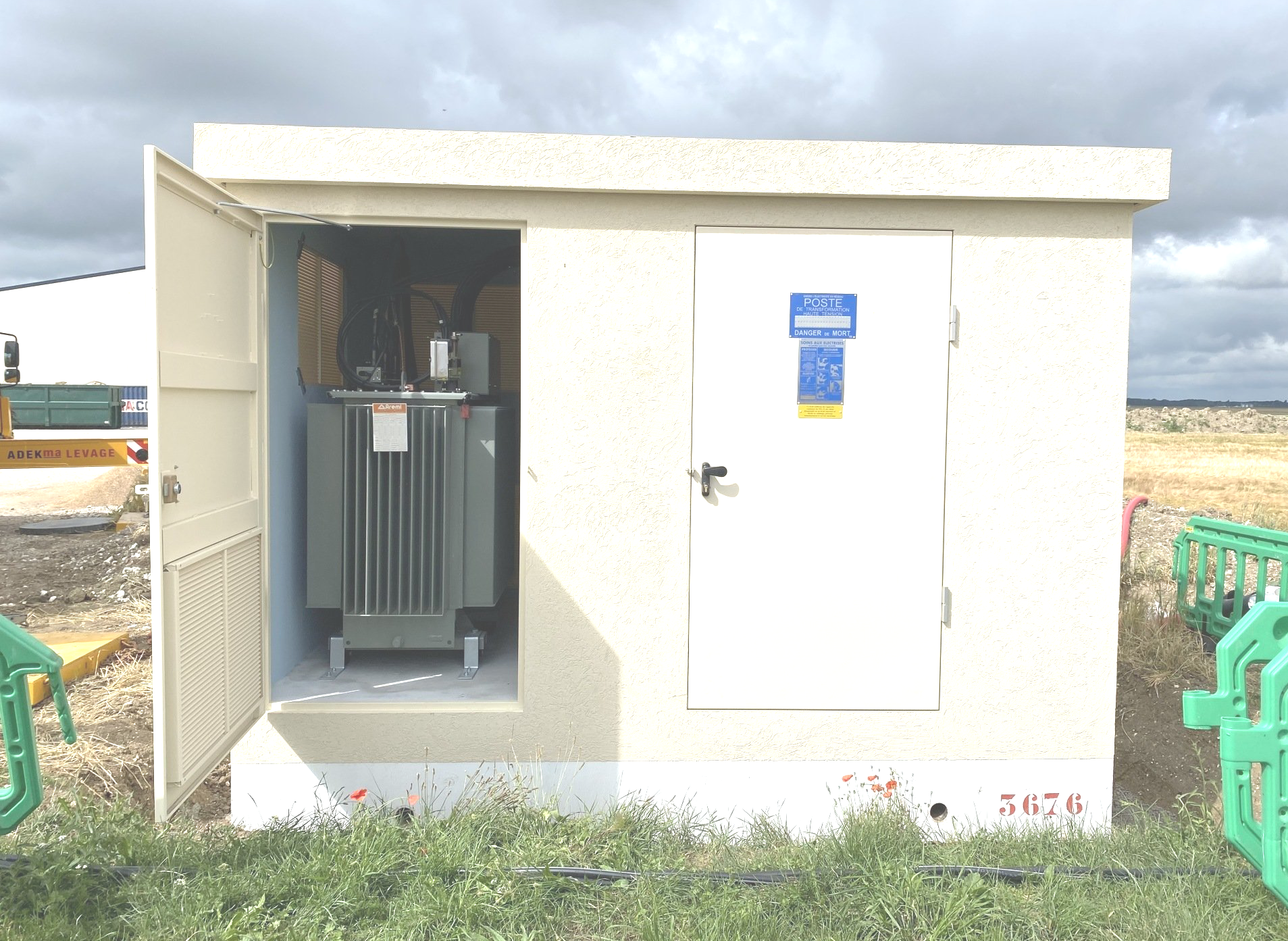 poste préfabriqué béton et métallique