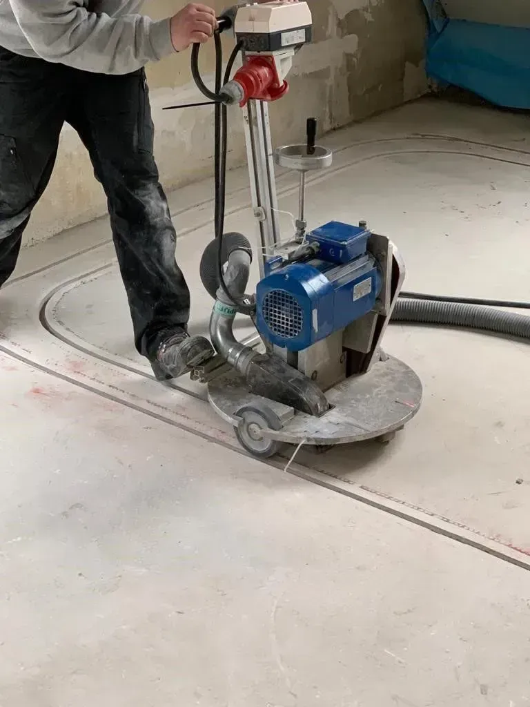 Fußbodenheizung fräsen