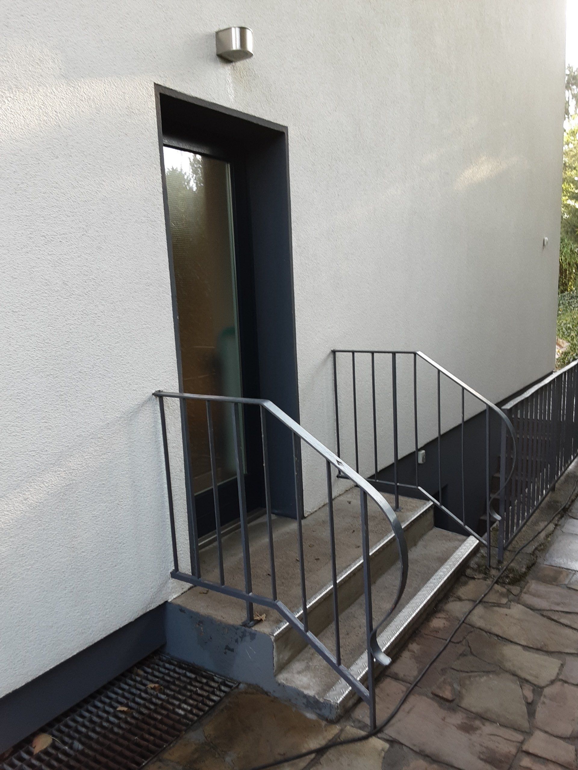 Fassadenreinigung Köln-Bonn - Hauswand nachher