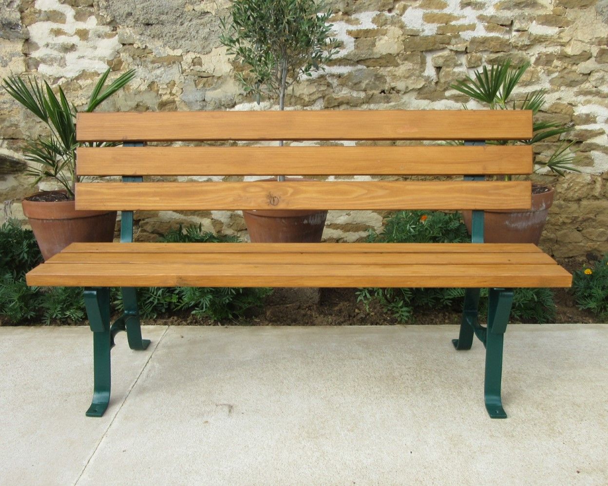 Garden Bench for Outdoor Use Garden Bench for Outdoor Use