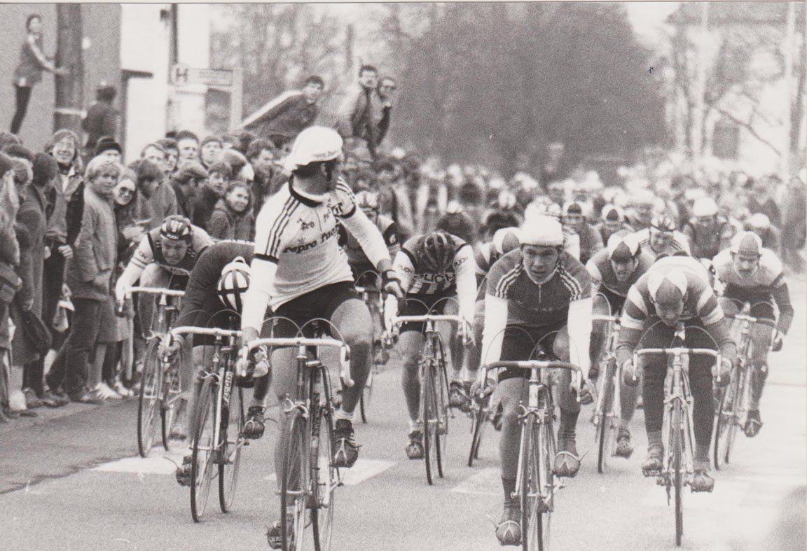 Herbert Spindler,Ein Blick auf die Konkurrenz zurück v.r.:Reinhard Waltenberger, davor Gerhard North, davor Andreas Blümel, links außen Rudolf Mitteregger