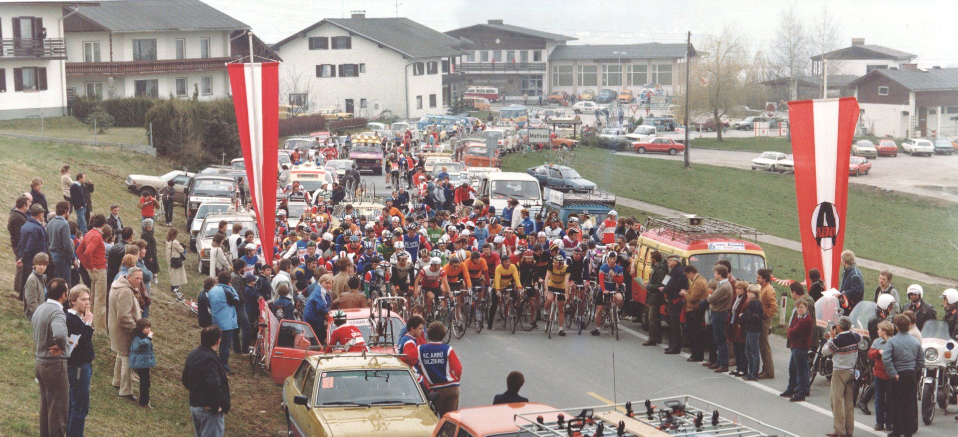 Start zum Straßenrennen Mattsee Start zum Straßenrennen Mattsee