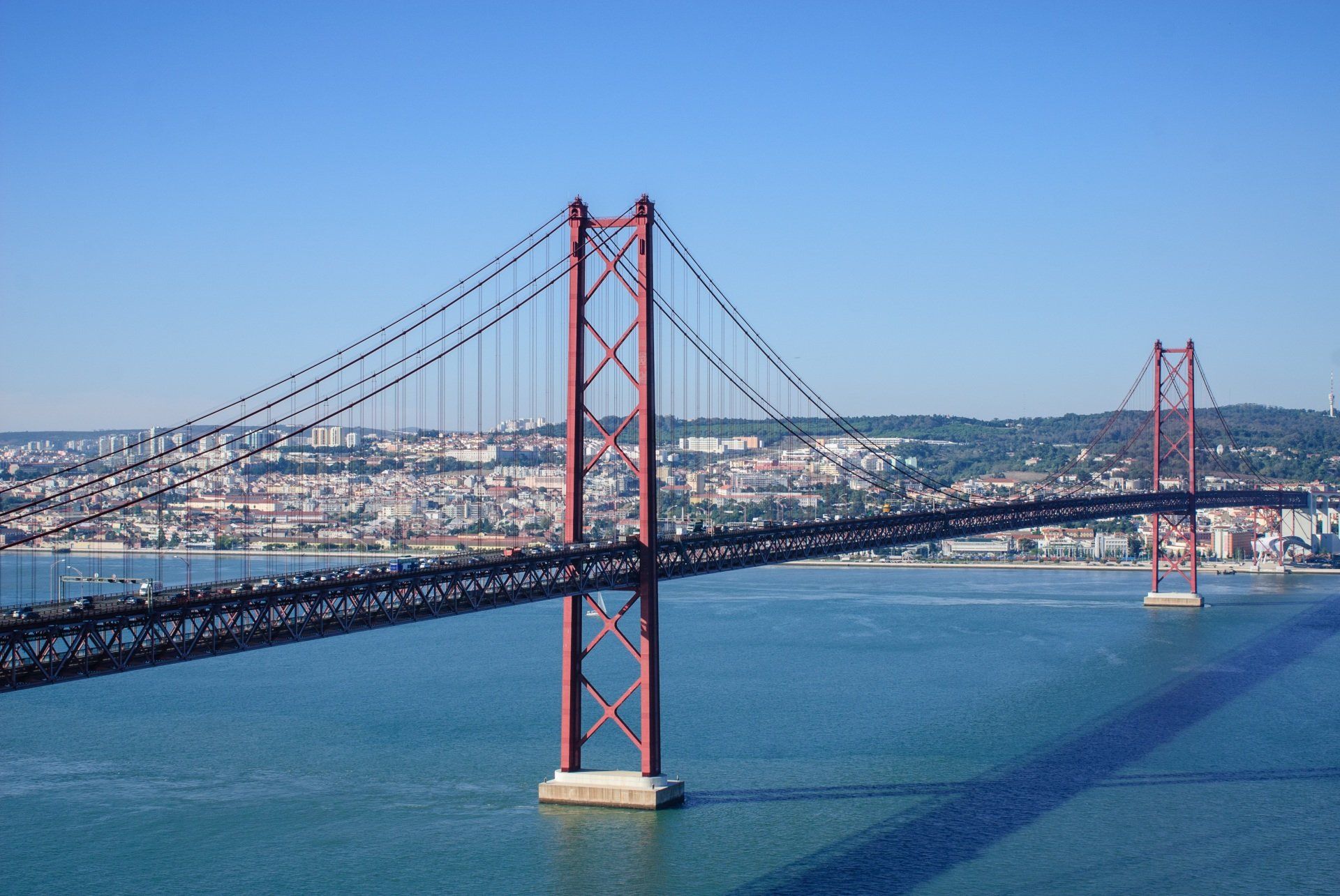 le pont du 25 avril de Lisbonne au Portugal
