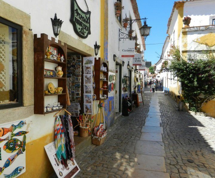 la ville de Nazaré au Portugal