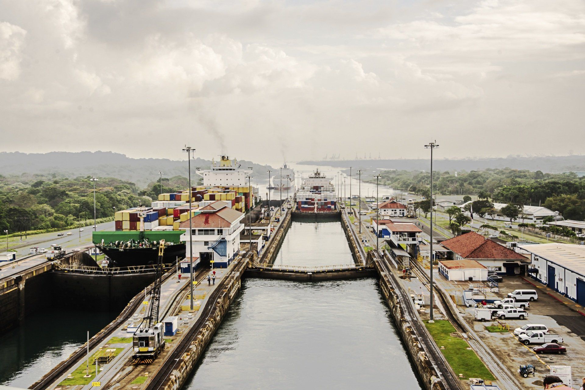 le canal de Panama voyage le écluses